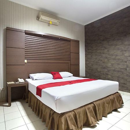 Reddoorz @ Surapati Hotel Bandung Exterior photo
