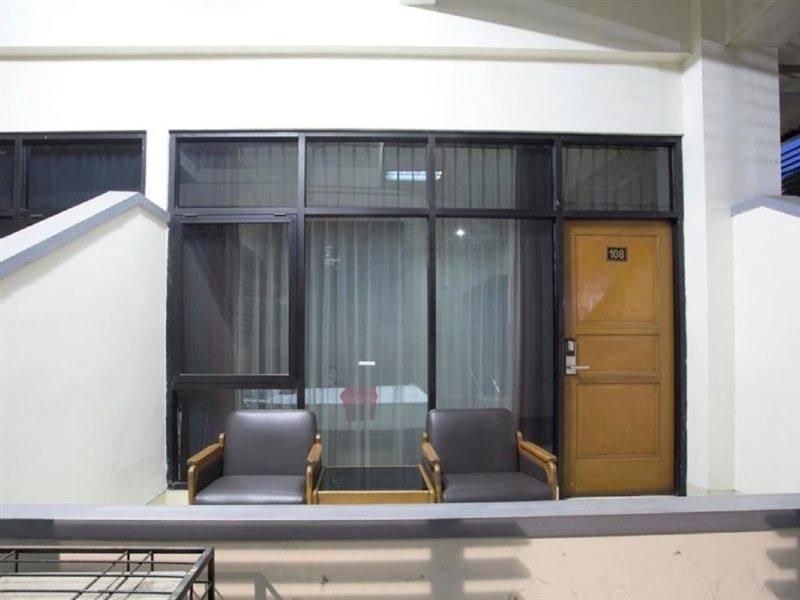 Reddoorz @ Surapati Hotel Bandung Exterior photo