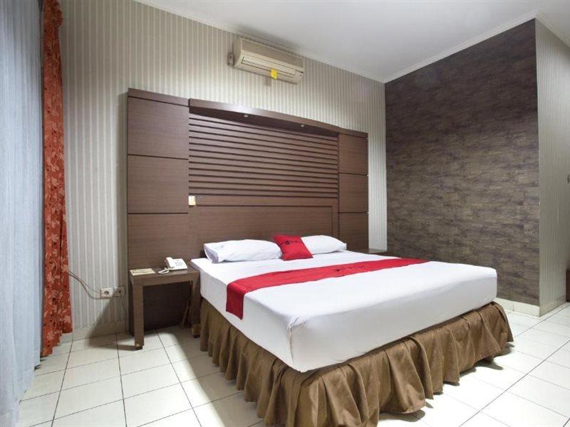 Reddoorz @ Surapati Hotel Bandung Exterior photo