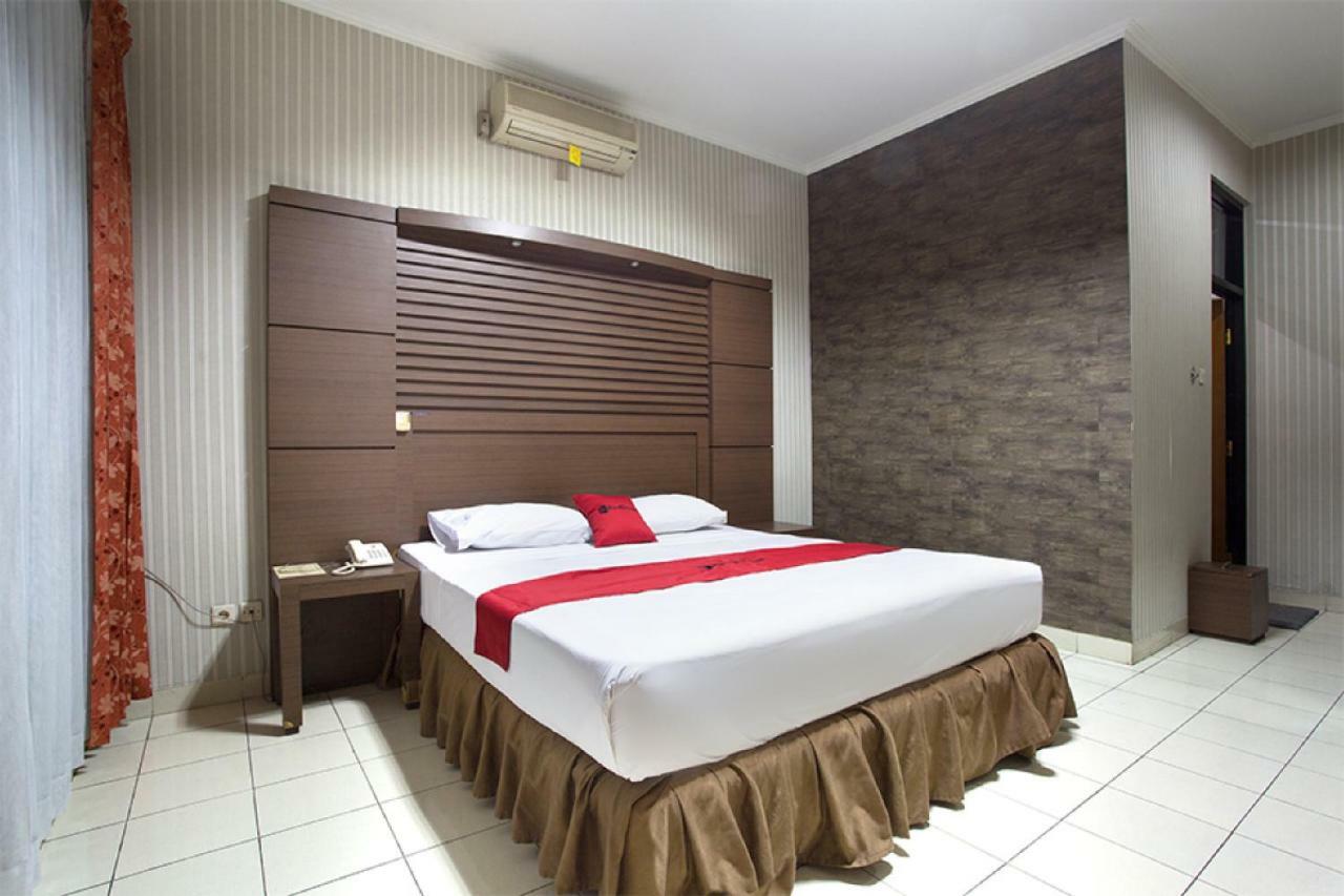 Reddoorz @ Surapati Hotel Bandung Exterior photo