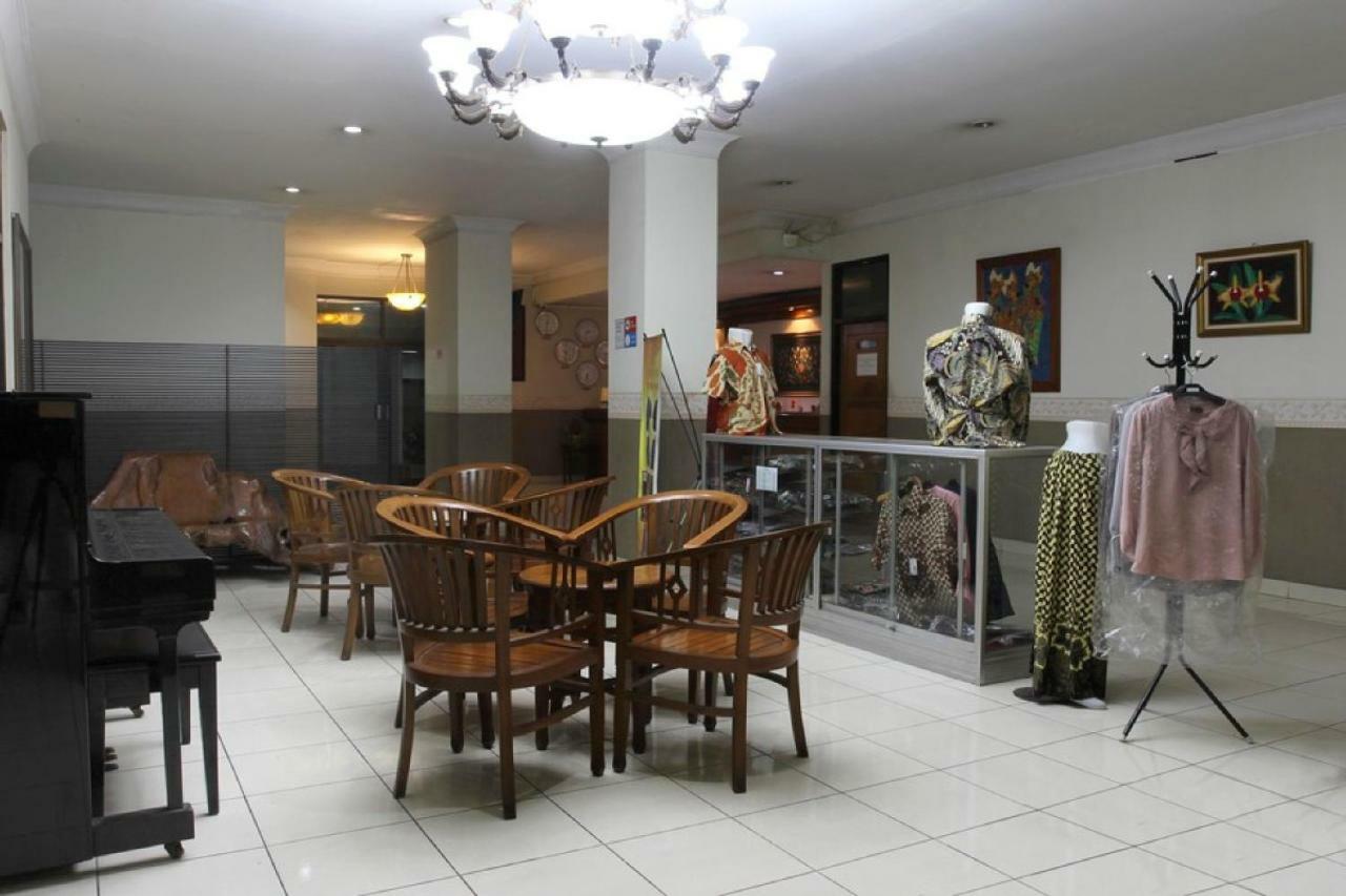 Reddoorz @ Surapati Hotel Bandung Exterior photo