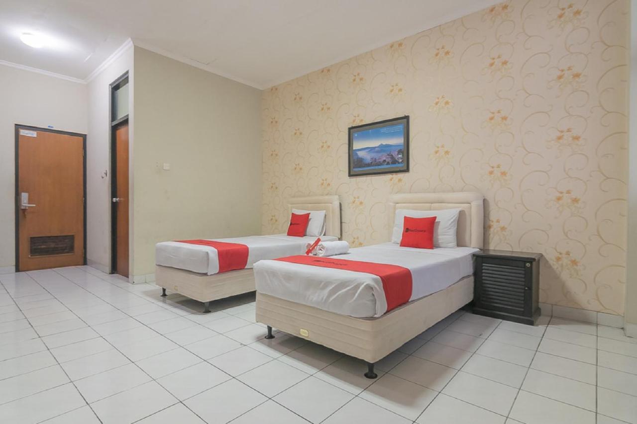 Reddoorz @ Surapati Hotel Bandung Exterior photo