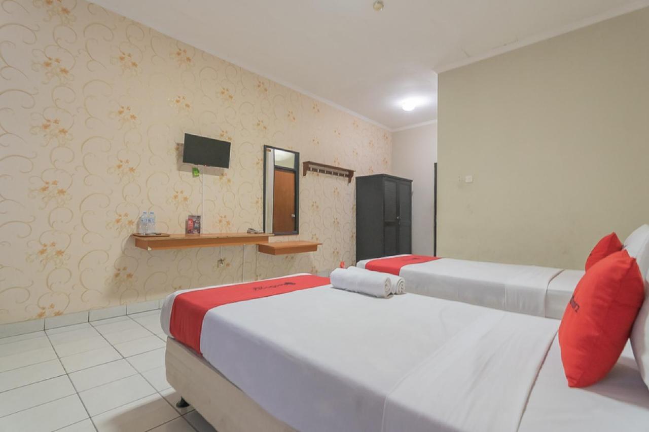 Reddoorz @ Surapati Hotel Bandung Exterior photo