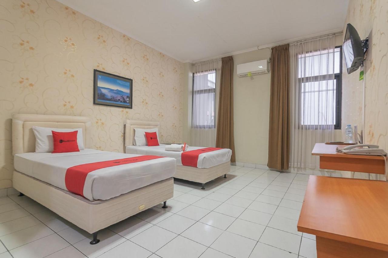 Reddoorz @ Surapati Hotel Bandung Exterior photo